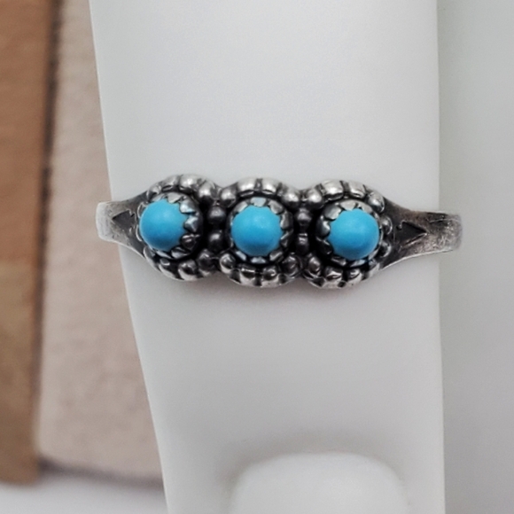OLD PAWN STERLING SILVER NATIVE AMERICAN NATURAL SLEEPING BEAUTY TURQUOISE RING - Picture 1 of 10